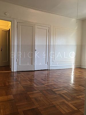 2nd image of 2121 Beekman Pl APT 2L