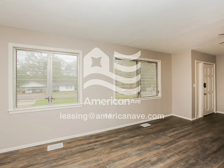 2025455_004_living_room_13651692.jpg