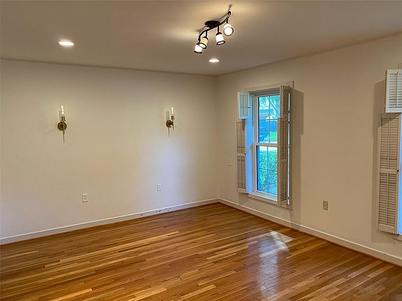 3rd image of 3615 Elmridge St