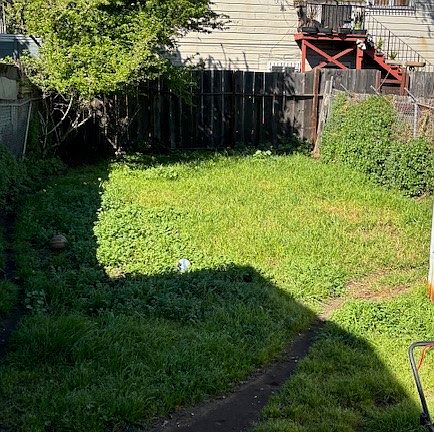 2nd image of 731 Campbell St