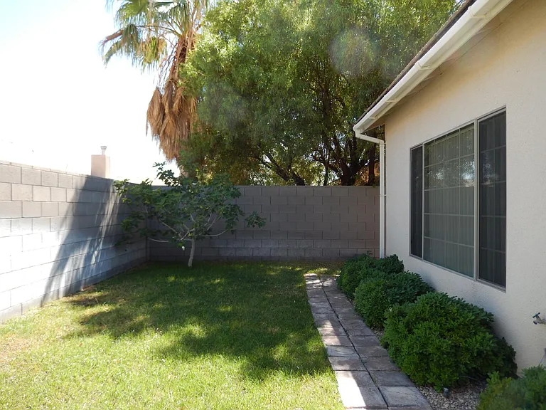 2071 Gene Autry Dr — Photo 4