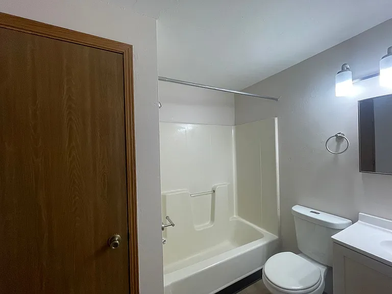2677 Humboldt Rd — Photo 27