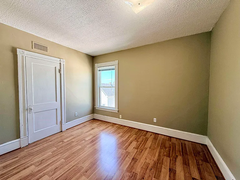 603 Silver St #3R — Photo 5