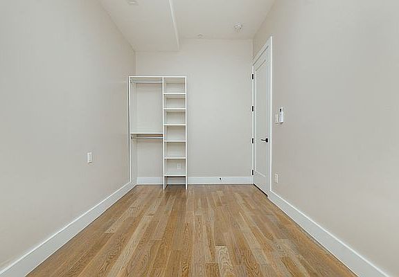 3rd image of 358 Irving Ave #2A