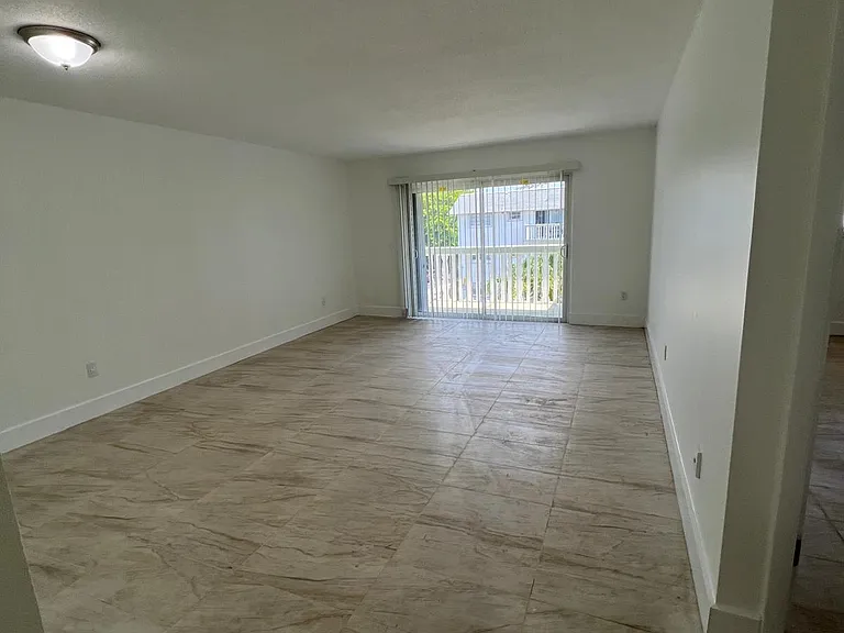 15225 NE 6th Ave #B309 — Photo 12