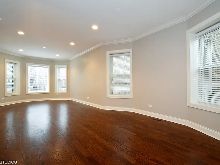 4522 N Artesian Ave #1 — Photo 2