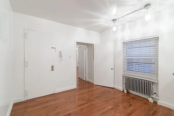 Rented by Bryan L Rozencwaig, LREB | media 32