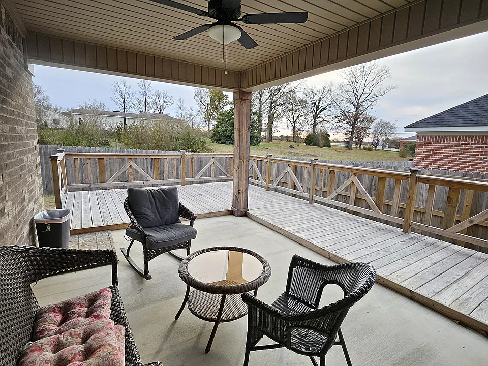 2513 Kara Ln