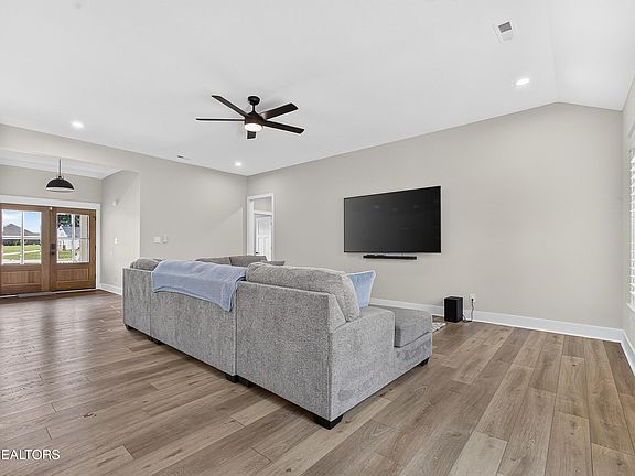 5th image of 930 Loblolly Ln