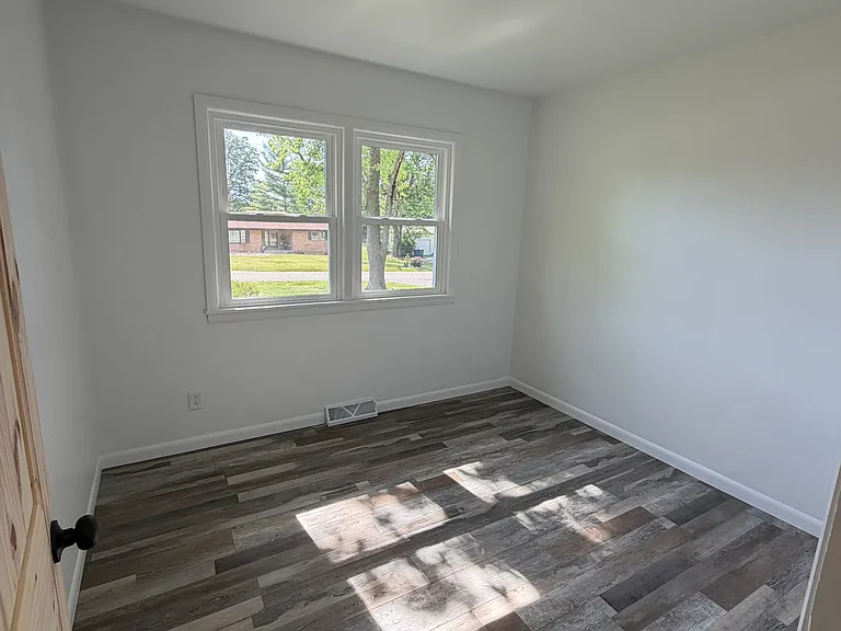 1712 N Stevens Ave — Photo 5