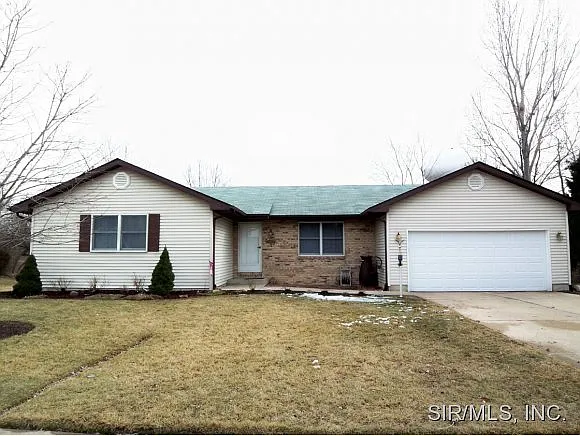1913 Meadow Ln photo 1