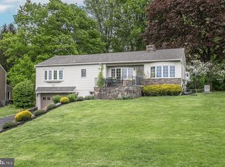 71 Golf View Rd, Doylestown, PA 18901