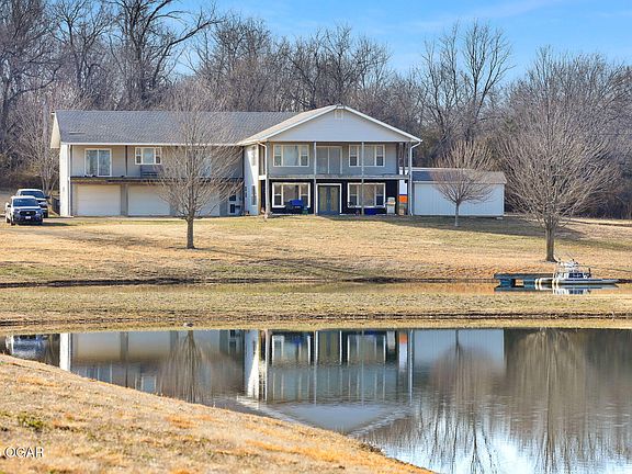 2nd image of 1834 S Black Cat Rd