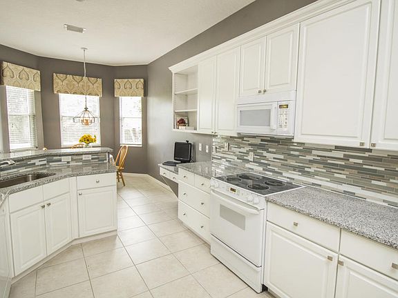 3rd image of 8030 Daventry Dr