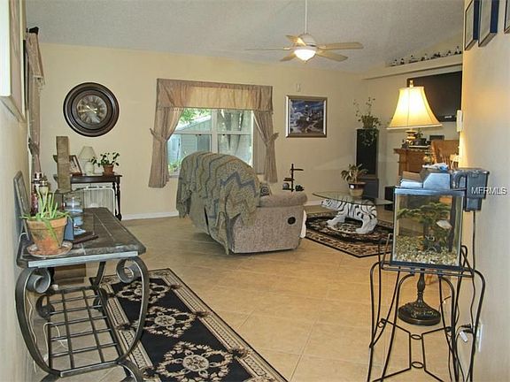4th image of 6891 Nicole Ln