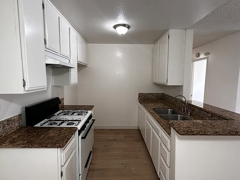 5134 N Glendora Ave #35 — Photo 1