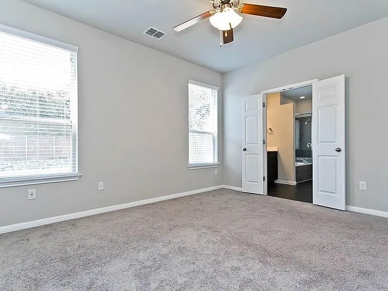9802 Tanglemede St — Photo 12