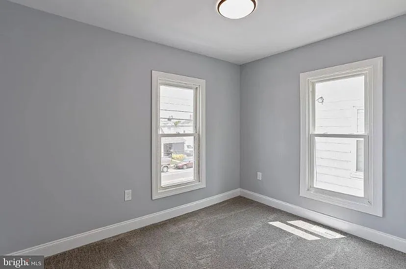 4 bed, 3.0 bath, 1953 sqft, $850 — Photo 1