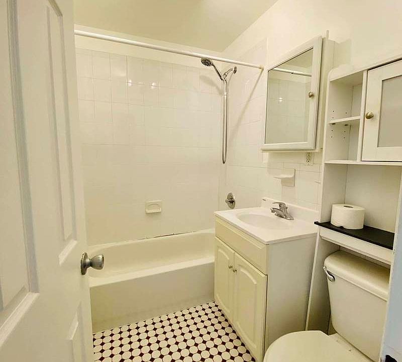 1st image of 21-79 Steinway St #2B