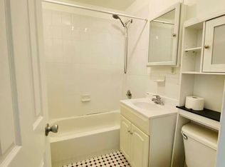 21-79 Steinway St #2B, Astoria, NY 11105