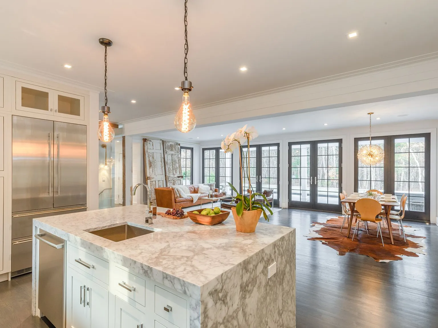 Luxury Modern Transitional Home — Photo 4