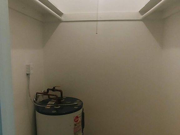4th image of 220 NE 16th Ave #7