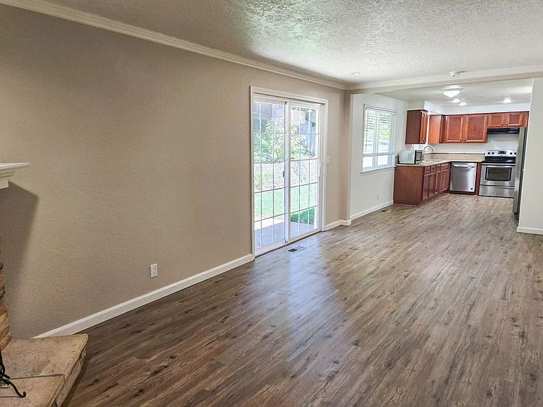 5245 Lone Oak Rd SE — Photo 9