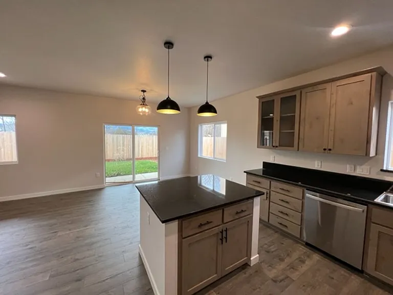 551 Nicholas Lee Dr — Photo 7