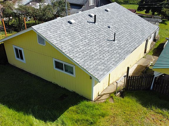 5th image of 762 NE Meadow Ave