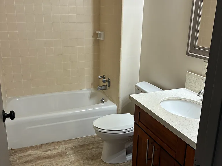 2921 Winam Ave #204 — Photo 10