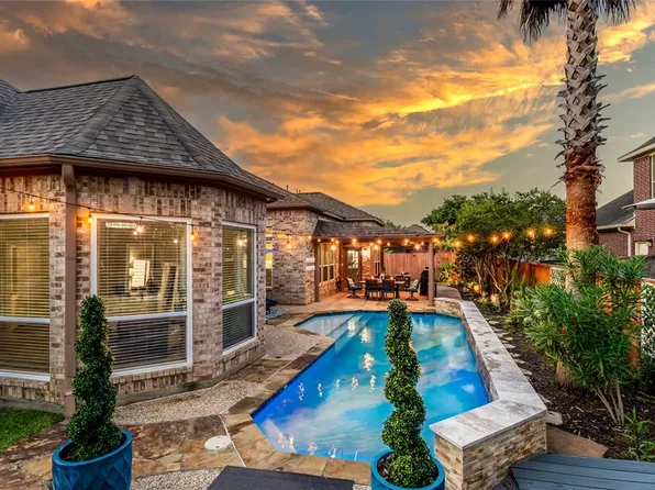 1906 Sutters Chase Drive, Sugar Land, TX 77479
