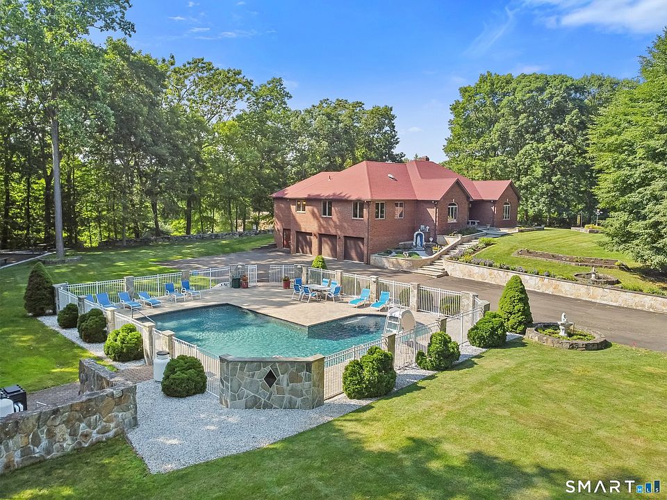 1st image of 35 Golden Hill Lane