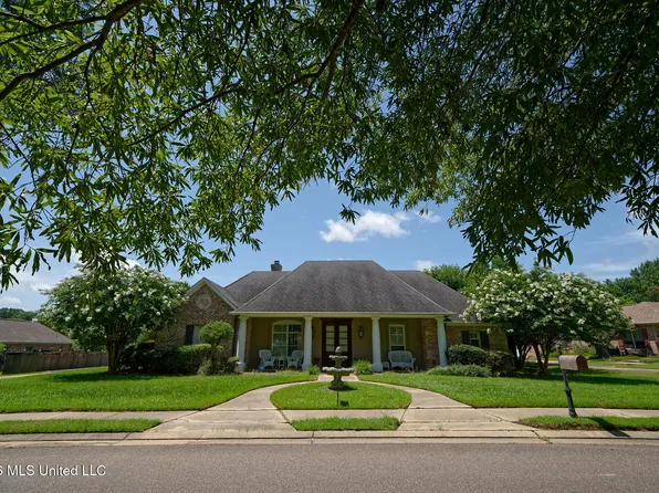 203 Lake Cir, Madison, MS 39110