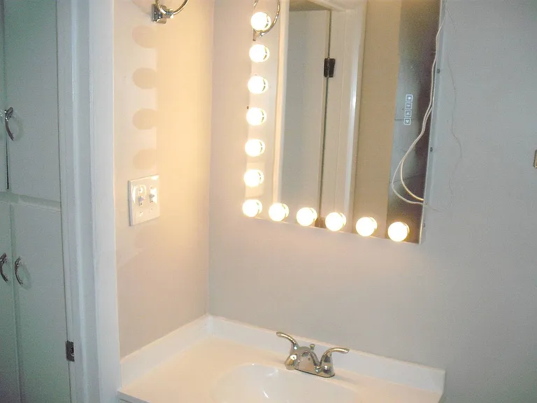 1793 Steiner Ave SW #A — Photo 8