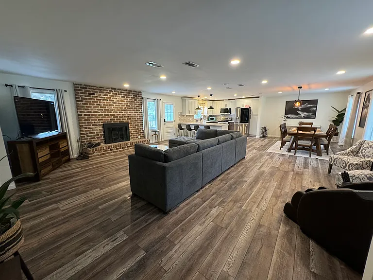 108 Virginia Ave — Photo 1