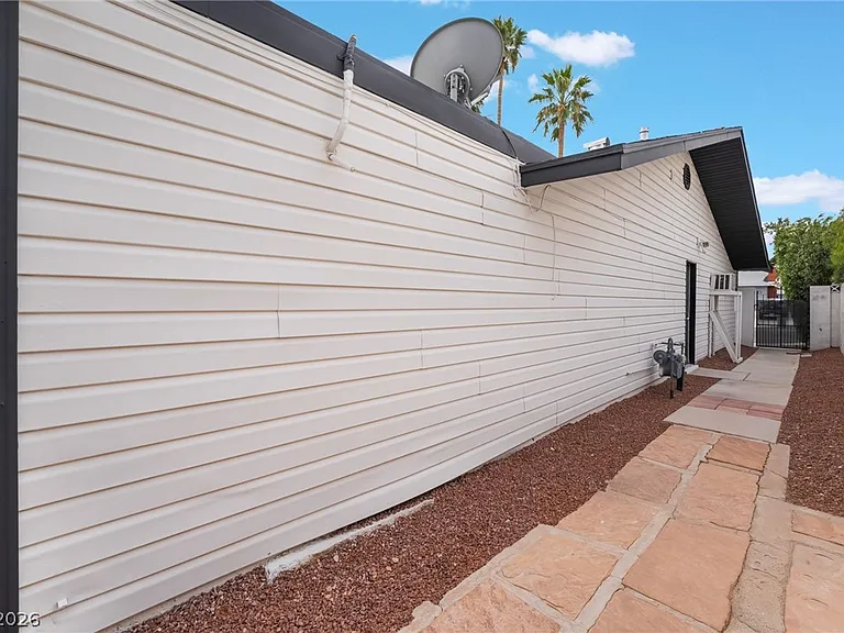 3992 Chinchilla Ave — Photo 47