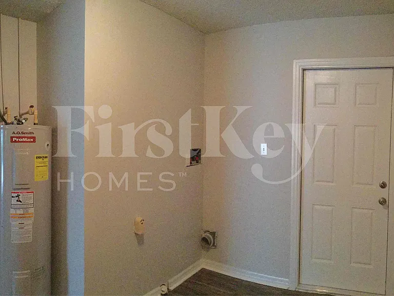 161 Sheridan Ave — Photo 11