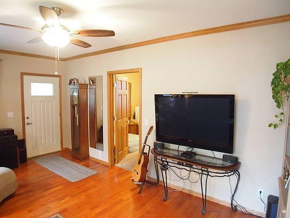 5th image of 423 South St