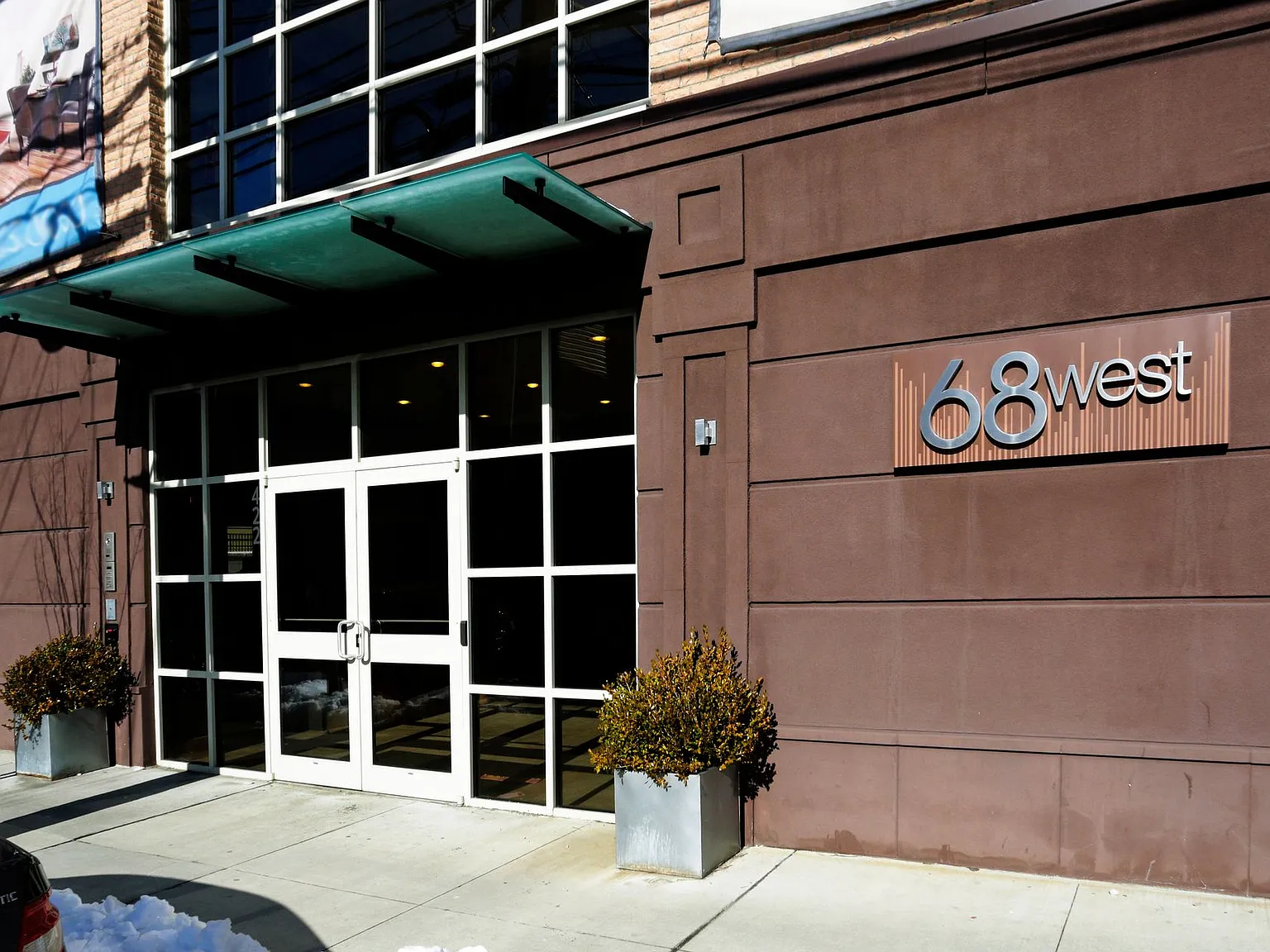 68 West Utopia — Photo 2