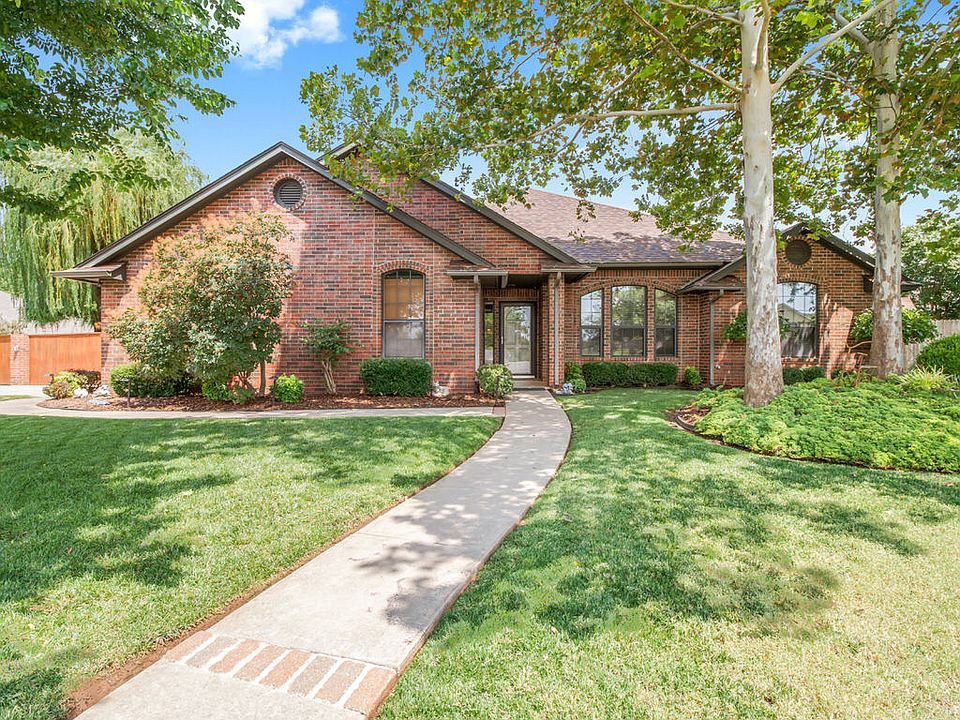 1st image of 804 Woodhollow Trl