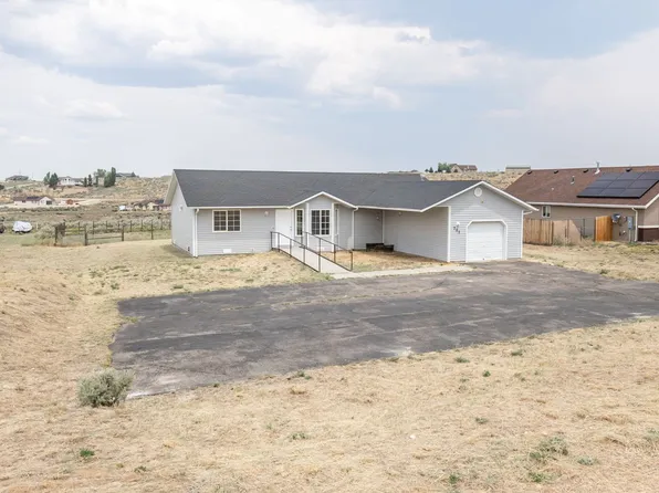 711 Bronco Dr, Spring Creek, NV 89815