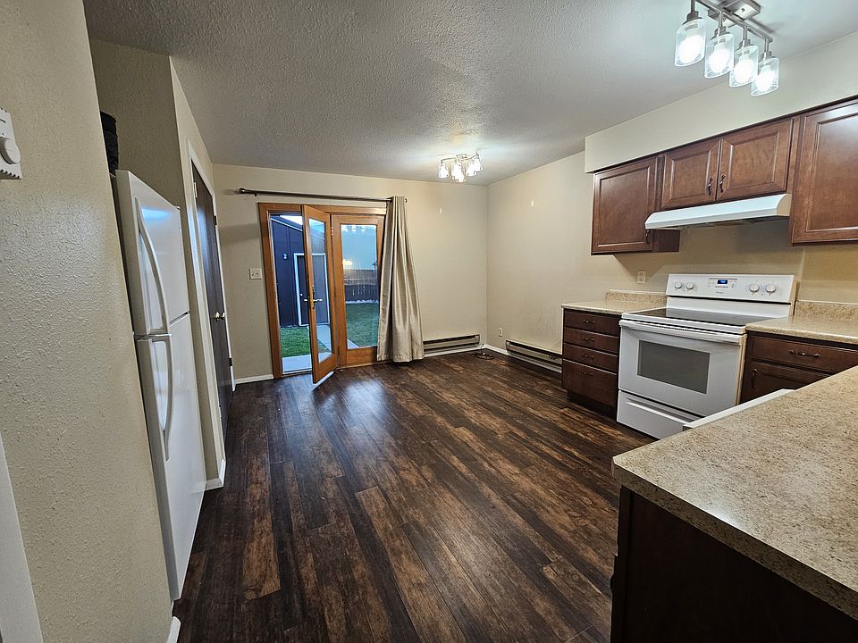 Kitchen/Dining 15 x 12