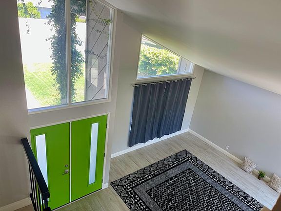 High ceiling Entrance