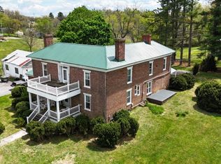 402 S Main St, Rural Retreat, VA 24368