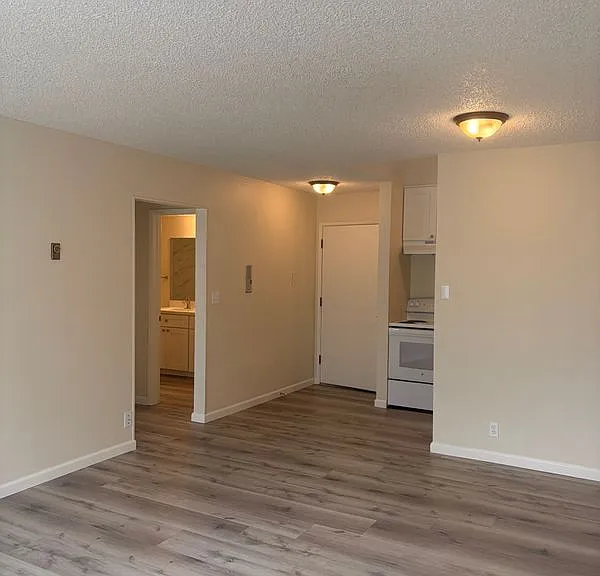 33 Atlas Ave #11 — Photo 9