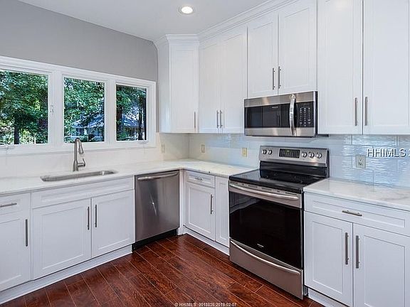 5th image of 4 Foxbriar Ln