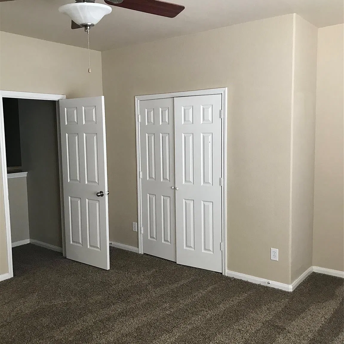 4 bed, 2.5 bath, 2436 sqft, $2,200 — Photo 3