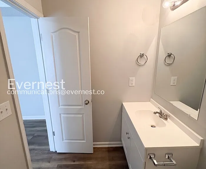 8631 Thomas Ln — Photo 18