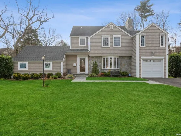 64 Round Hill Road, East Hills, NY 11577