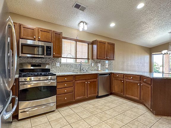 4th image of 7004 Vista Del Sol Dr NW